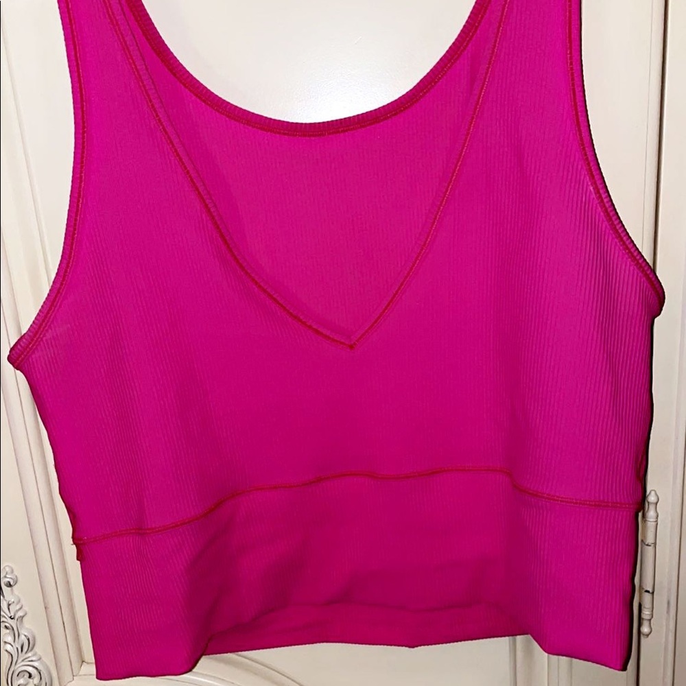 Lululemon power pivot tank in SONIC PINK!